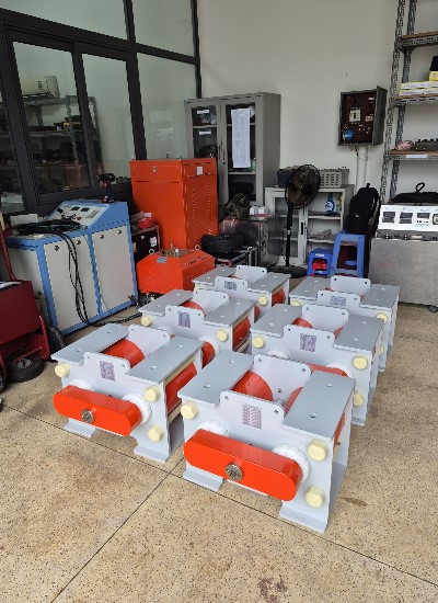 Hợp bộ tạo điện áp cộng hưởng điện kháng thay đổi